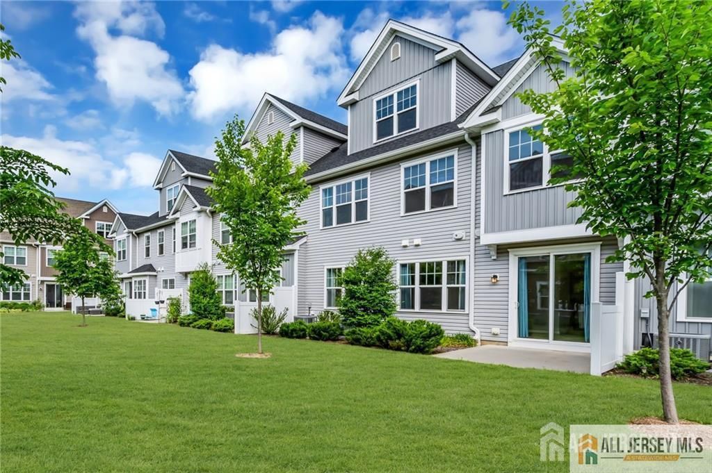 306 Dickson Court, Highland Park, NJ 08904