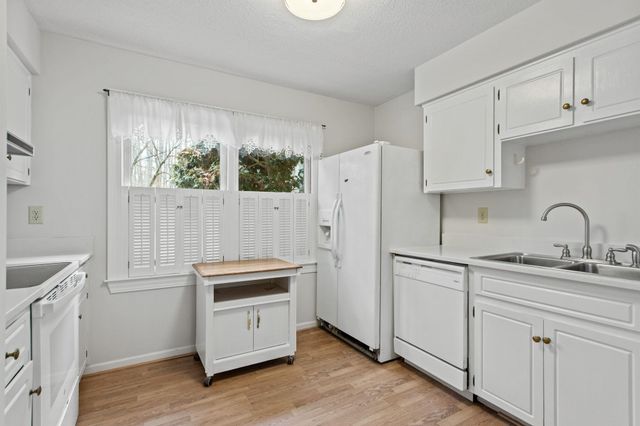 13 Forest Oaks Way, Spartanburg, SC 29307