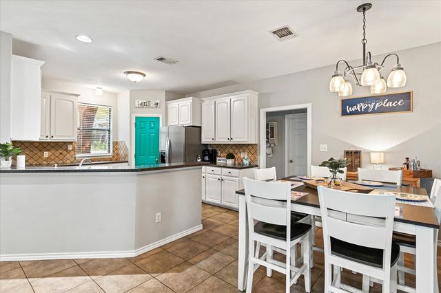 1609 Cheyenne Trail, Granbury, TX 76049