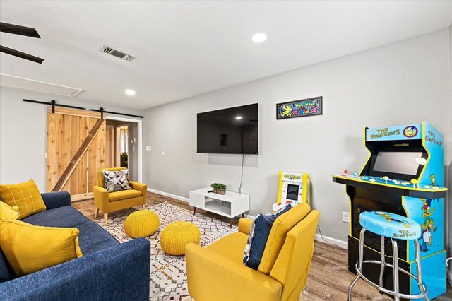 1609 Cheyenne Trail, Granbury, TX 76049