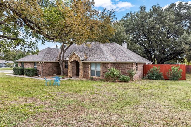 1609 Cheyenne Trail, Granbury, TX 76049