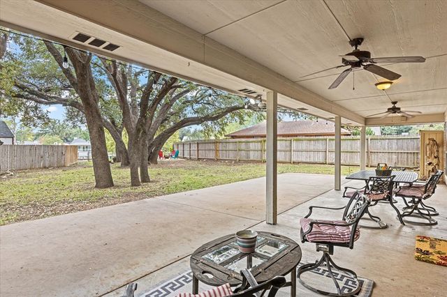 1609 Cheyenne Trail, Granbury, TX 76049