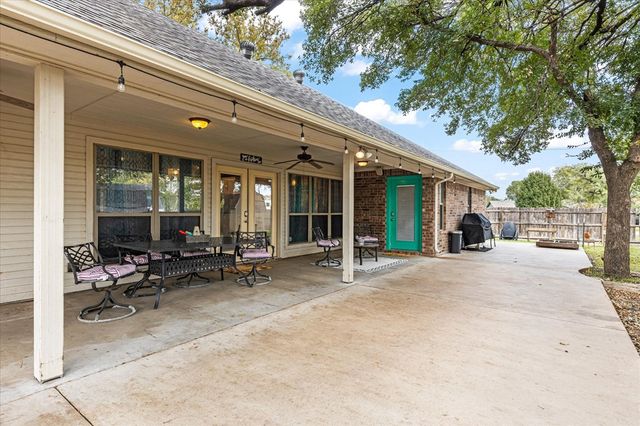 1609 Cheyenne Trail, Granbury, TX 76049