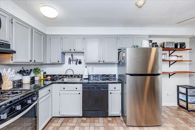 312 Water St 33, Lawrence, MA 01841