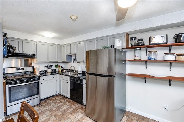 312 Water St 33, Lawrence, MA 01841