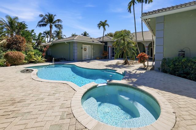 8634 Sawpine Road, Delray Beach, FL 33446