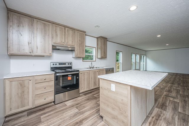239 Belfast Avenue, Holly Hill, SC 29059