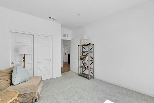 6154 E Ramona Way, Fresno, CA 93727