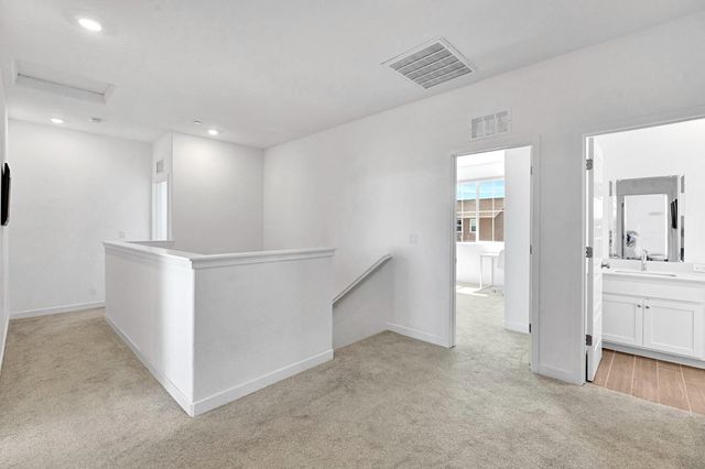 6154 E Ramona Way, Fresno, CA 93727