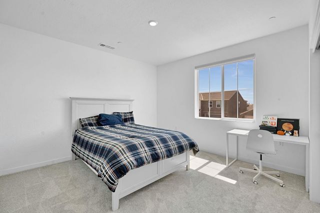 6154 E Ramona Way, Fresno, CA 93727