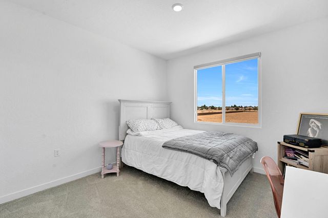 6154 E Ramona Way, Fresno, CA 93727