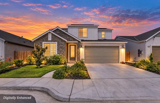 6154 E Ramona Way, Fresno, CA 93727