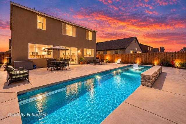 6154 E Ramona Way, Fresno, CA 93727