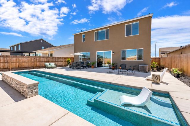 6154 E Ramona Way, Fresno, CA 93727