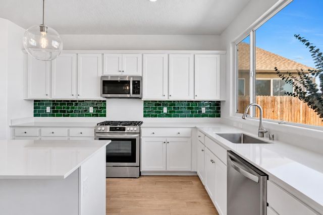 6154 E Ramona Way, Fresno, CA 93727