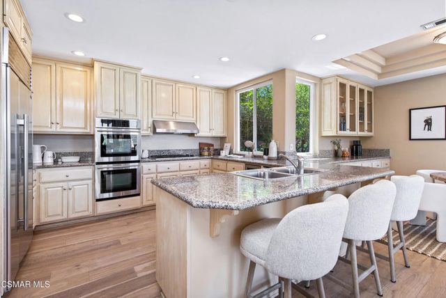 1074 Deseo Avenue, Camarillo, CA 93010