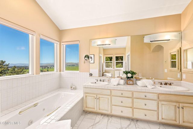 1074 Deseo Avenue, Camarillo, CA 93010