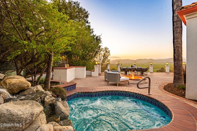 1074 Deseo Avenue, Camarillo, CA 93010