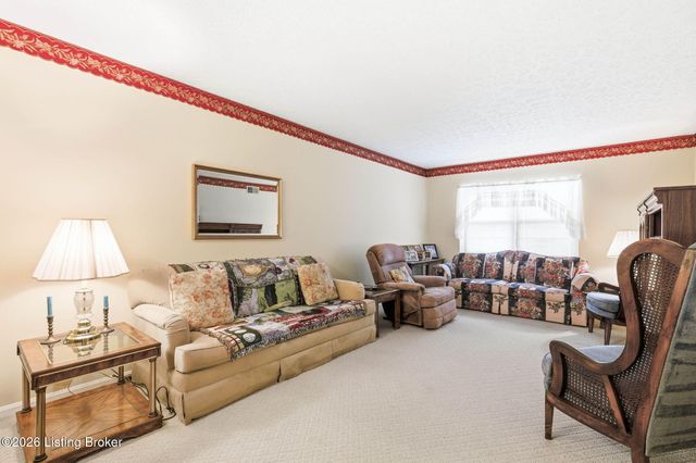 205 El Conquistador Pl, Louisville, KY 40220