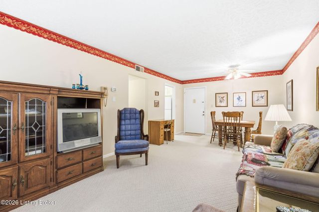 205 El Conquistador Pl, Louisville, KY 40220