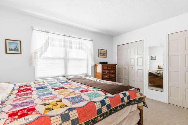 205 El Conquistador Pl, Louisville, KY 40220