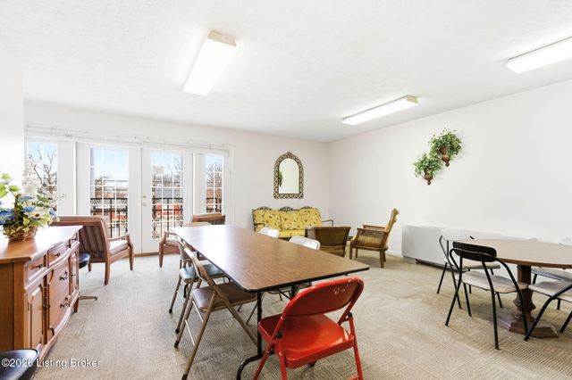 205 El Conquistador Pl, Louisville, KY 40220