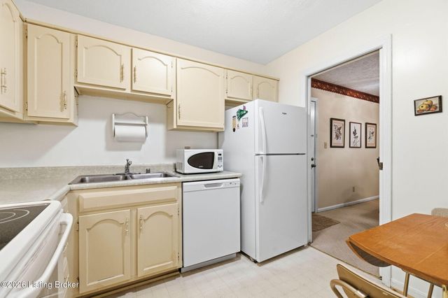 205 El Conquistador Pl, Louisville, KY 40220