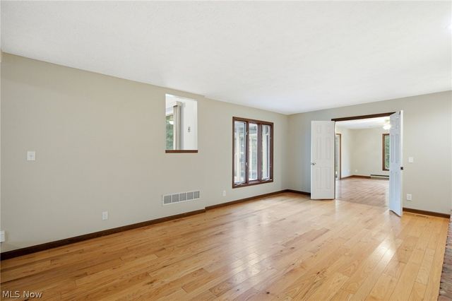 11425 Peach Tree Drive, Chesterland, OH 44026
