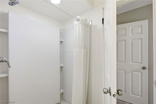 11425 Peach Tree Drive, Chesterland, OH 44026