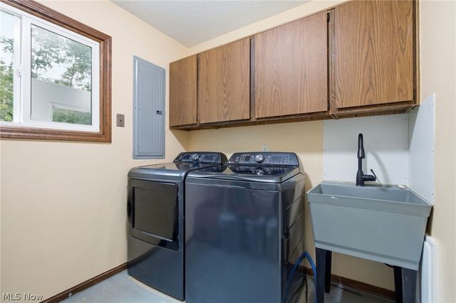 11425 Peach Tree Drive, Chesterland, OH 44026