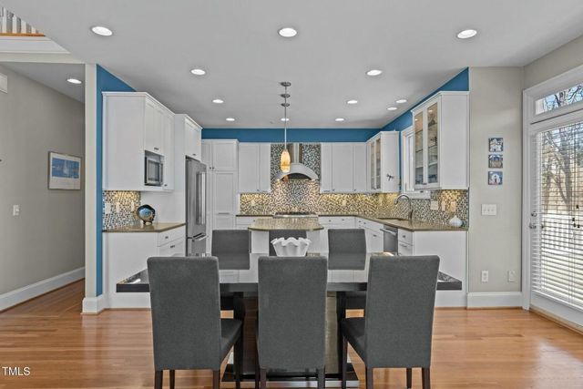 73214 Burrington, Chapel Hill, NC 27517