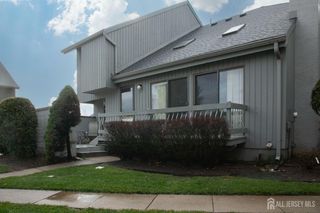 77 Linda Lane, Edison, NJ 08820