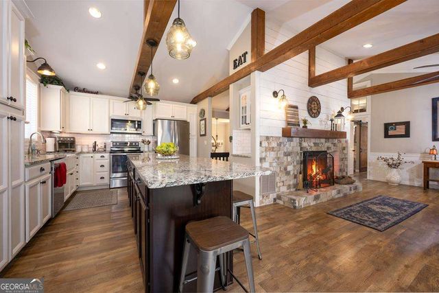 3301 Ellington Road, Hayesville, NC 28904