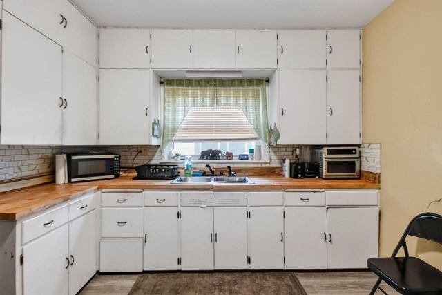 3827 Dr William Finlayson STREET, Milwaukee, WI 53212