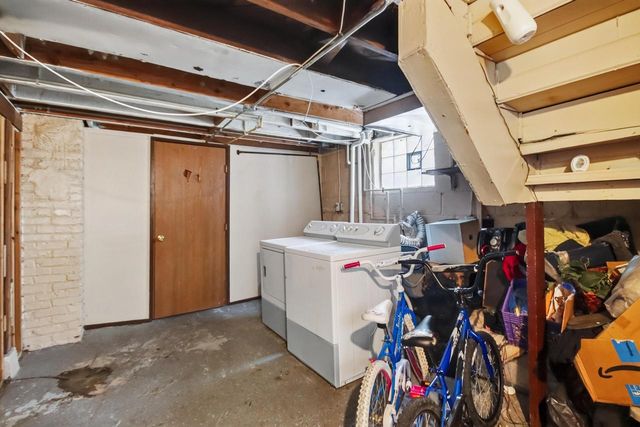 3827 Dr William Finlayson STREET, Milwaukee, WI 53212