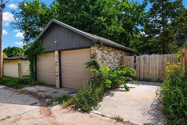 3827 Dr William Finlayson STREET, Milwaukee, WI 53212