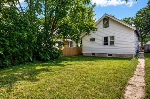 3827 Dr William Finlayson STREET, Milwaukee, WI 53212
