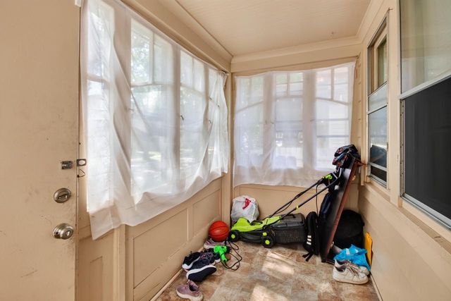 3827 Dr William Finlayson STREET, Milwaukee, WI 53212