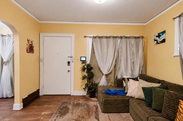 3827 Dr William Finlayson STREET, Milwaukee, WI 53212