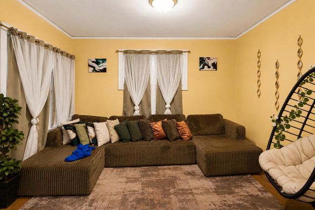 3827 Dr William Finlayson STREET, Milwaukee, WI 53212