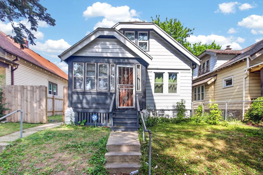 3827 Dr William Finlayson STREET, Milwaukee, WI 53212