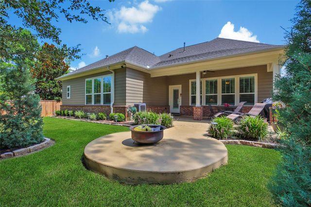 124 Mallard Creek Court, Montgomery, TX 77316