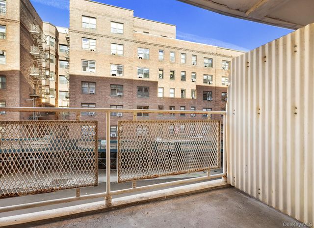 104-20 68th Drive B22, Forest Hills, NY 11375