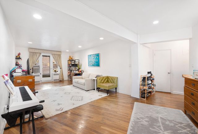 104-20 68th Drive B22, Forest Hills, NY 11375