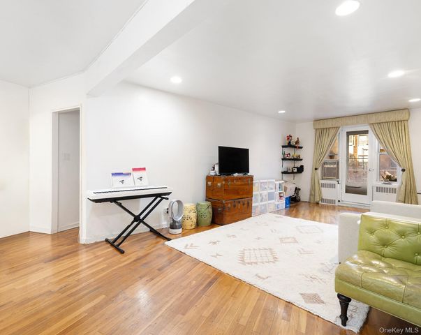 104-20 68th Drive B22, Forest Hills, NY 11375