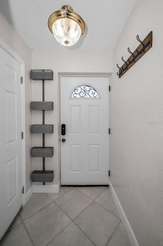 9852 INDIAN KEY TRAIL 71, Seminole, FL 33776