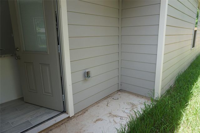 11927 Nelwood, Willis, TX 77318