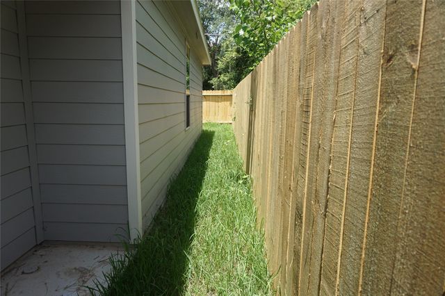 11927 Nelwood, Willis, TX 77318