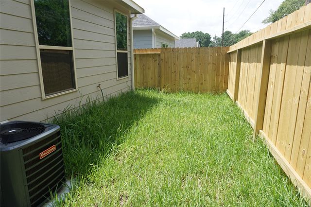 11927 Nelwood, Willis, TX 77318