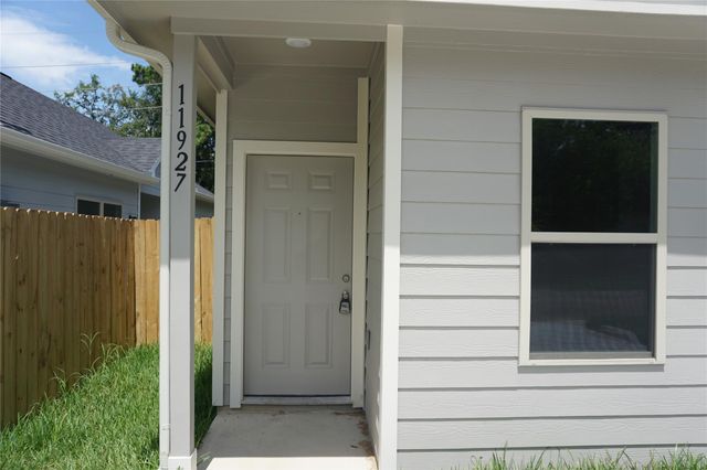 11927 Nelwood, Willis, TX 77318